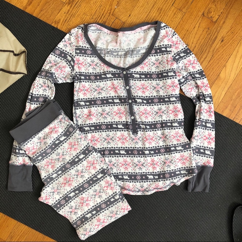 3/$30 Victoria’s Secret pajamas matching set